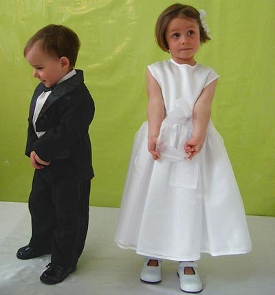 Johannes en frac noir et Lina en robe blanche